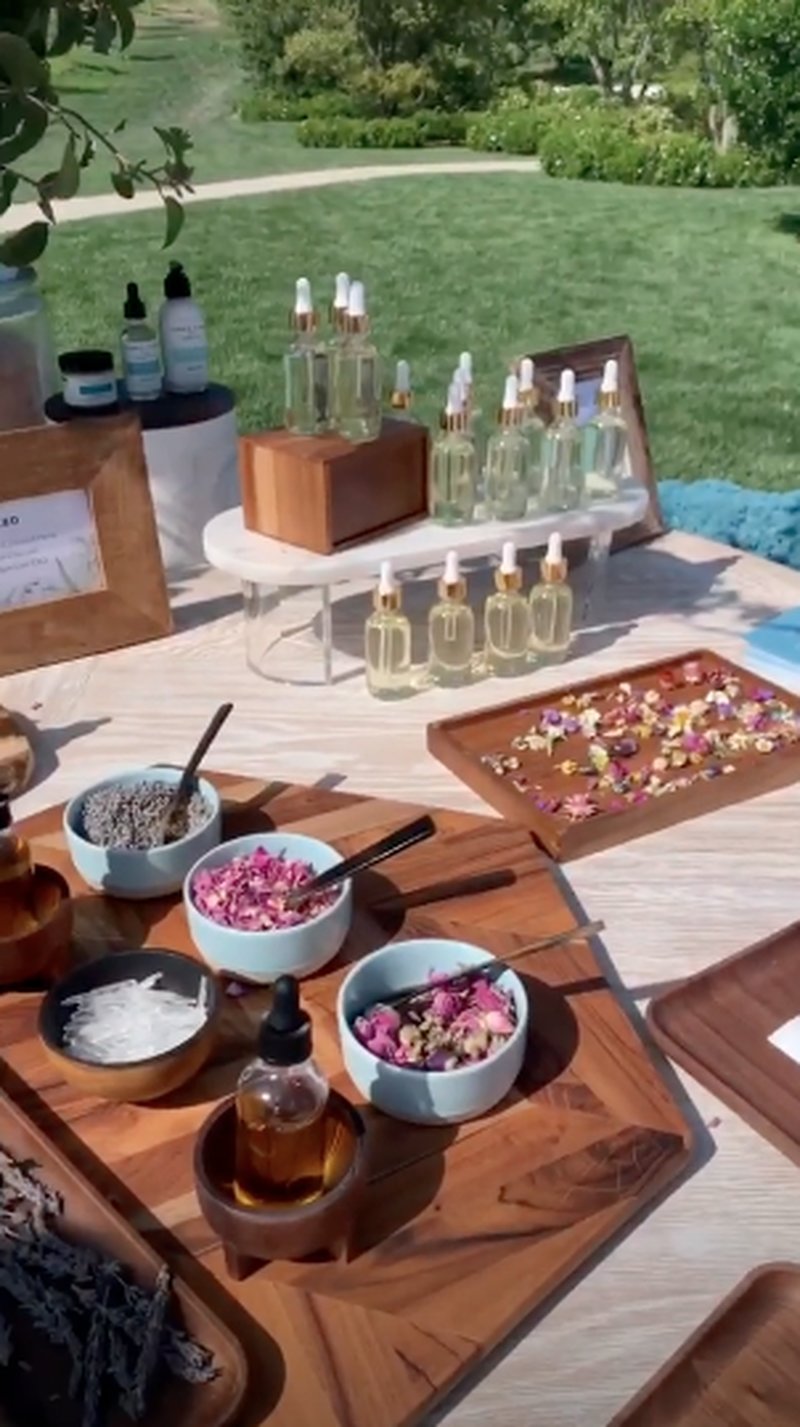 Kim Kardashian har CBD-babyshower Kim Kardashian har CBD-babyshower